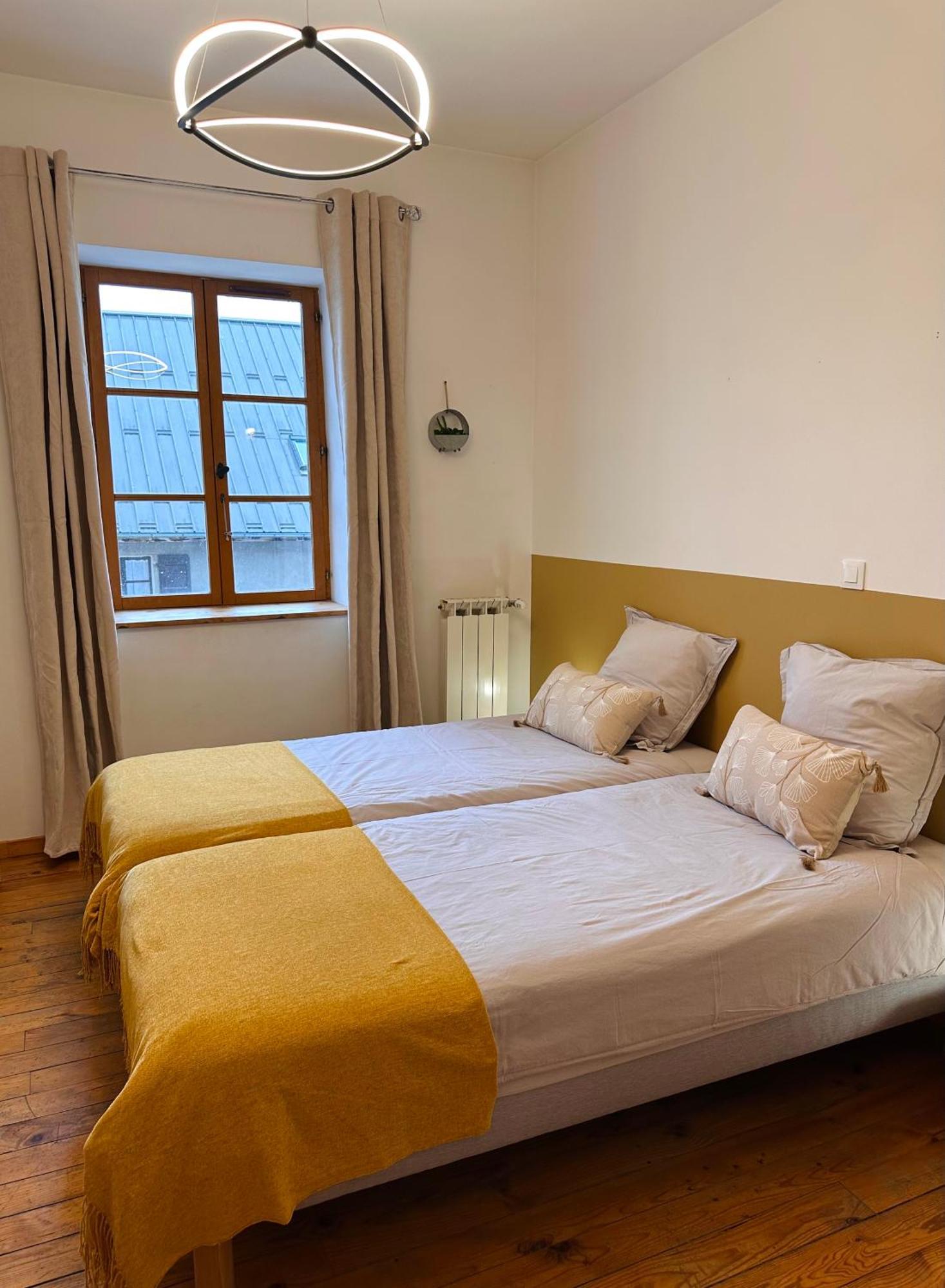 Auberge Le Glacier Bleu Mont-Dauphin Cameră foto