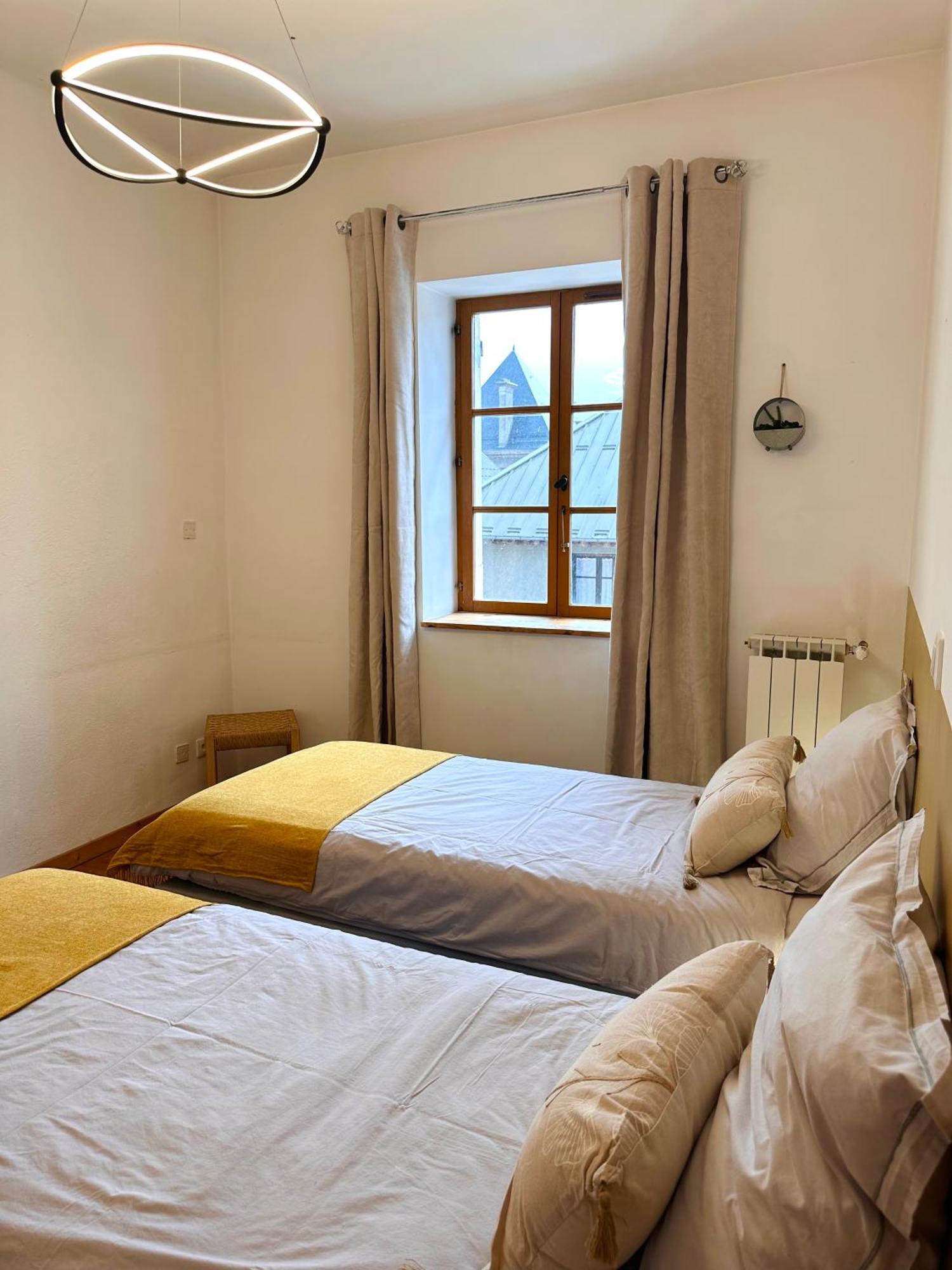 Auberge Le Glacier Bleu Mont-Dauphin Cameră foto